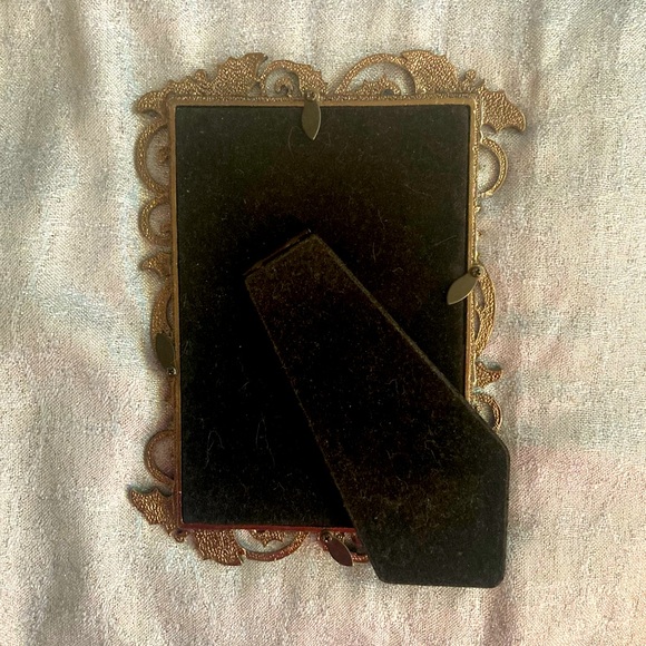 Festive Enamel Cast Metal 5x7 Picture Frame Silver With Green & Red - Picture 8 of 9